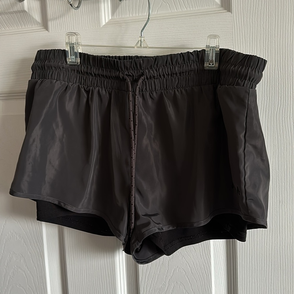 NEW Aeropostale Aero sport shorts
Size M grey black lined pull elastic waist